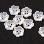 BG131099 Polyester Button Flower 4 hole - 18L (11.5mm), Clear